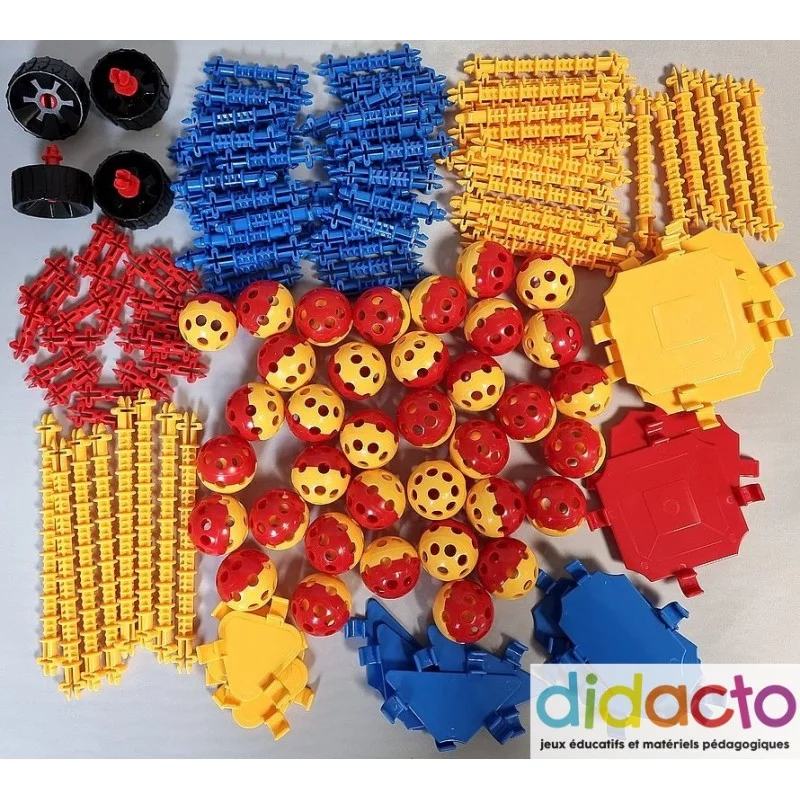 Coffret avec 160 pièces à assembler pour créer des structures en 3D variées.