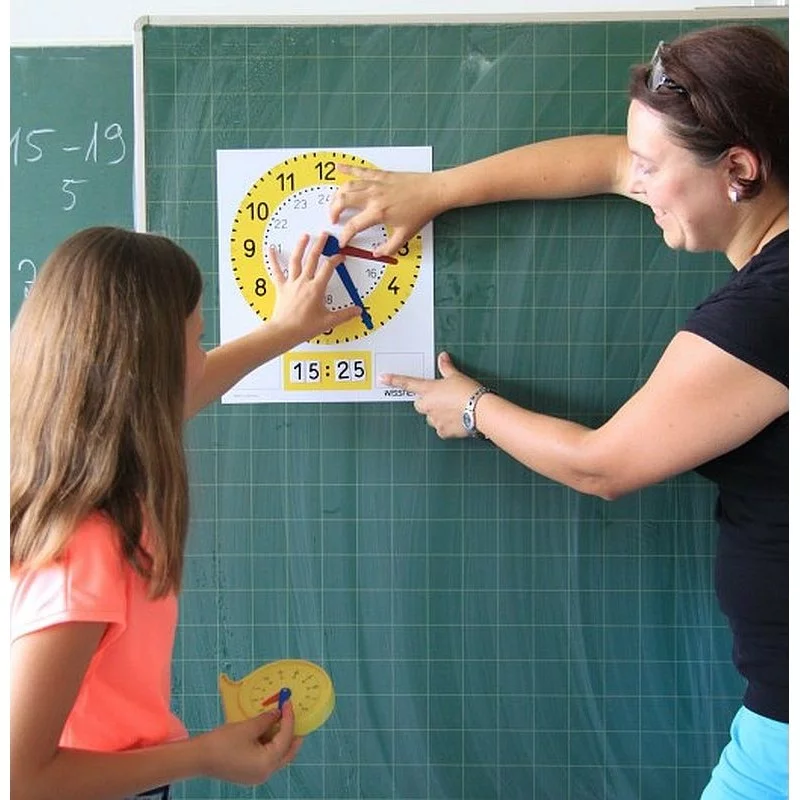 Horloge magnétique de grande taille pour accrocher au tableau et travailler  en classe.